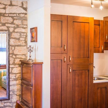Aparthotel Katalyma 828 Kanfanar Bagian luar foto