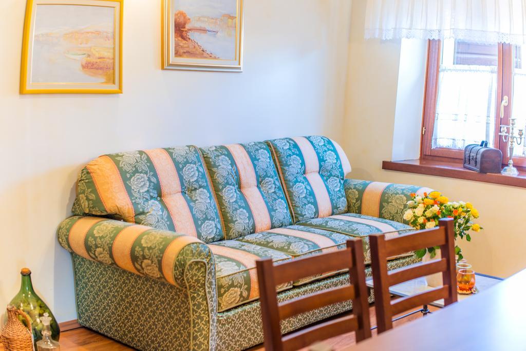 Aparthotel Katalyma 828 Kanfanar Bagian luar foto