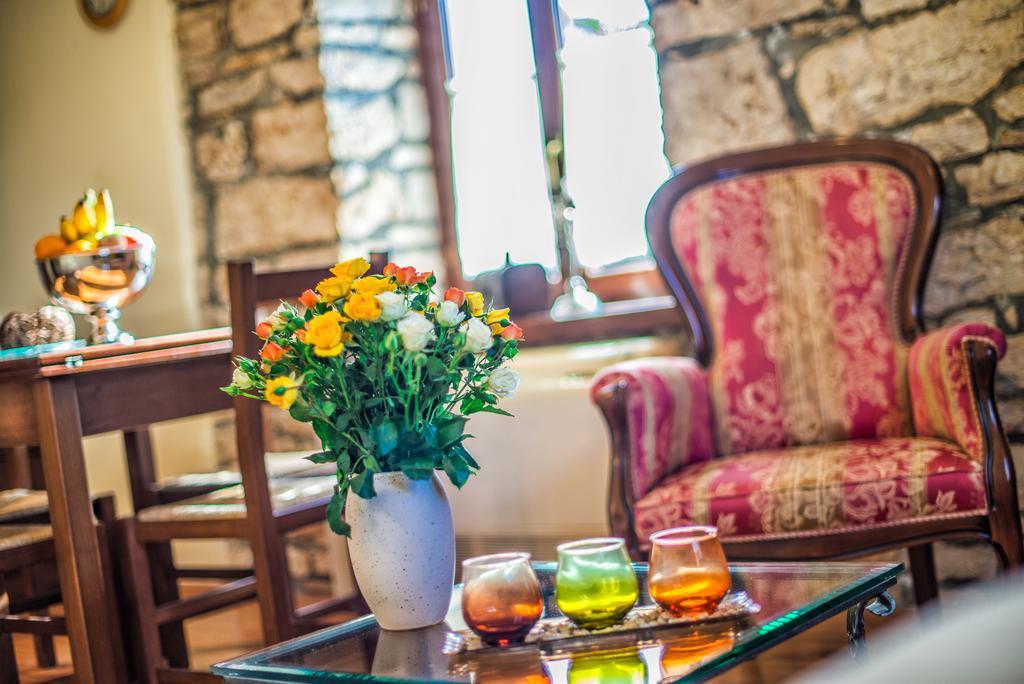 Aparthotel Katalyma 828 Kanfanar Bagian luar foto