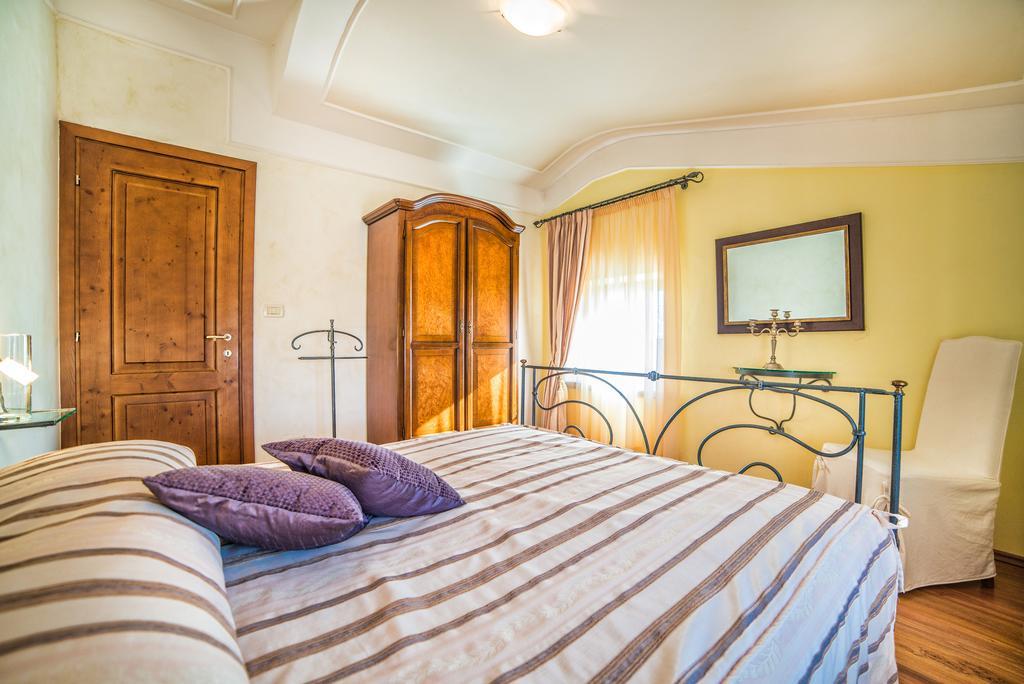 Aparthotel Katalyma 828 Kanfanar Bagian luar foto