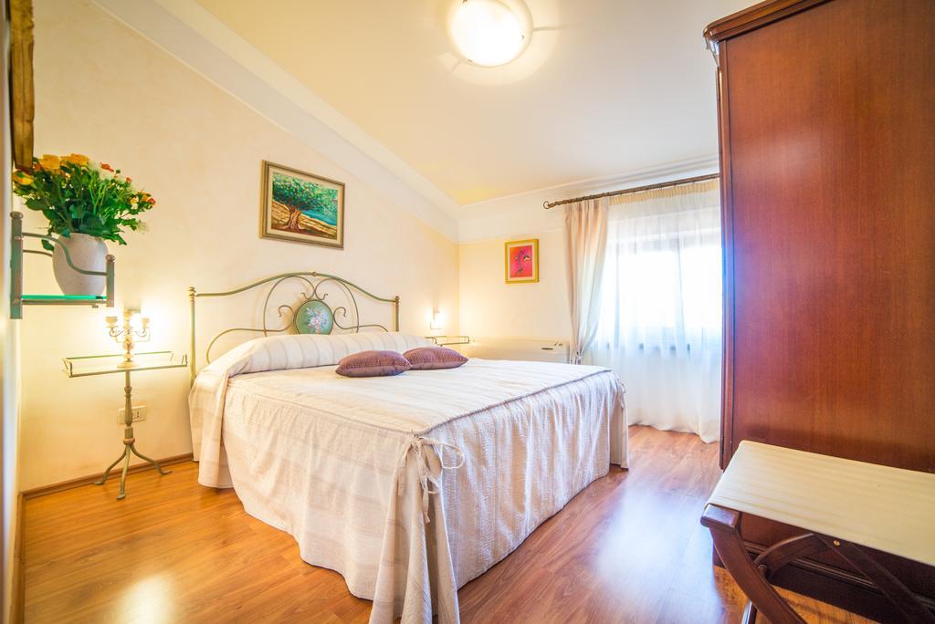 Aparthotel Katalyma 828 Kanfanar Bagian luar foto
