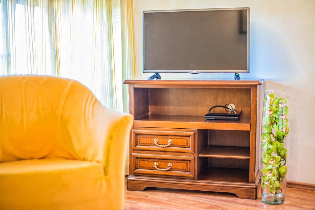 Aparthotel Katalyma 828 Kanfanar Bagian luar foto