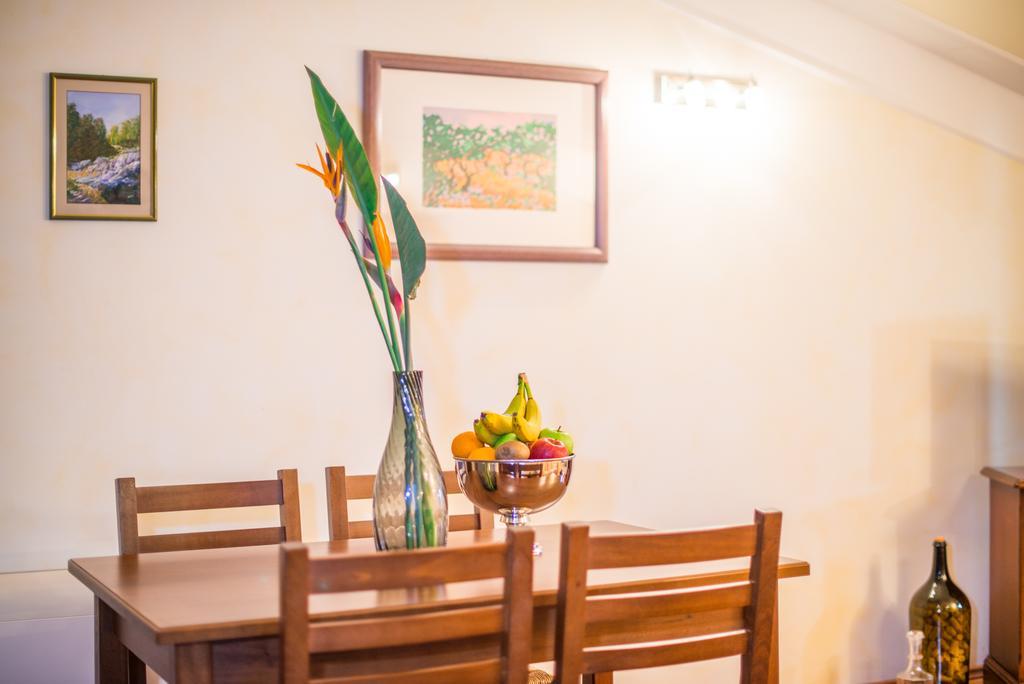 Aparthotel Katalyma 828 Kanfanar Bagian luar foto
