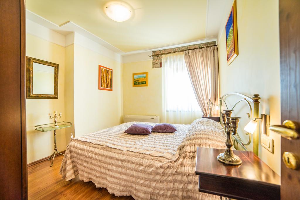 Aparthotel Katalyma 828 Kanfanar Bagian luar foto