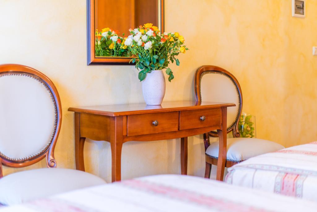 Aparthotel Katalyma 828 Kanfanar Bagian luar foto