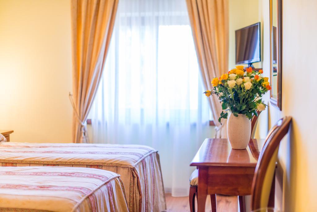 Aparthotel Katalyma 828 Kanfanar Bagian luar foto