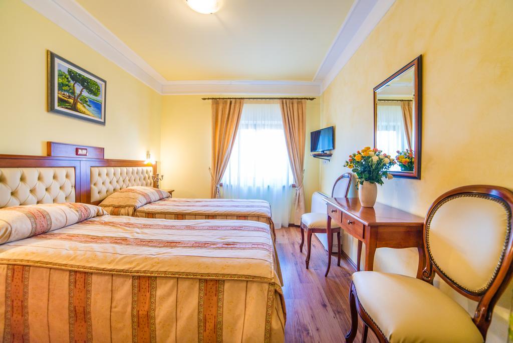 Aparthotel Katalyma 828 Kanfanar Bagian luar foto